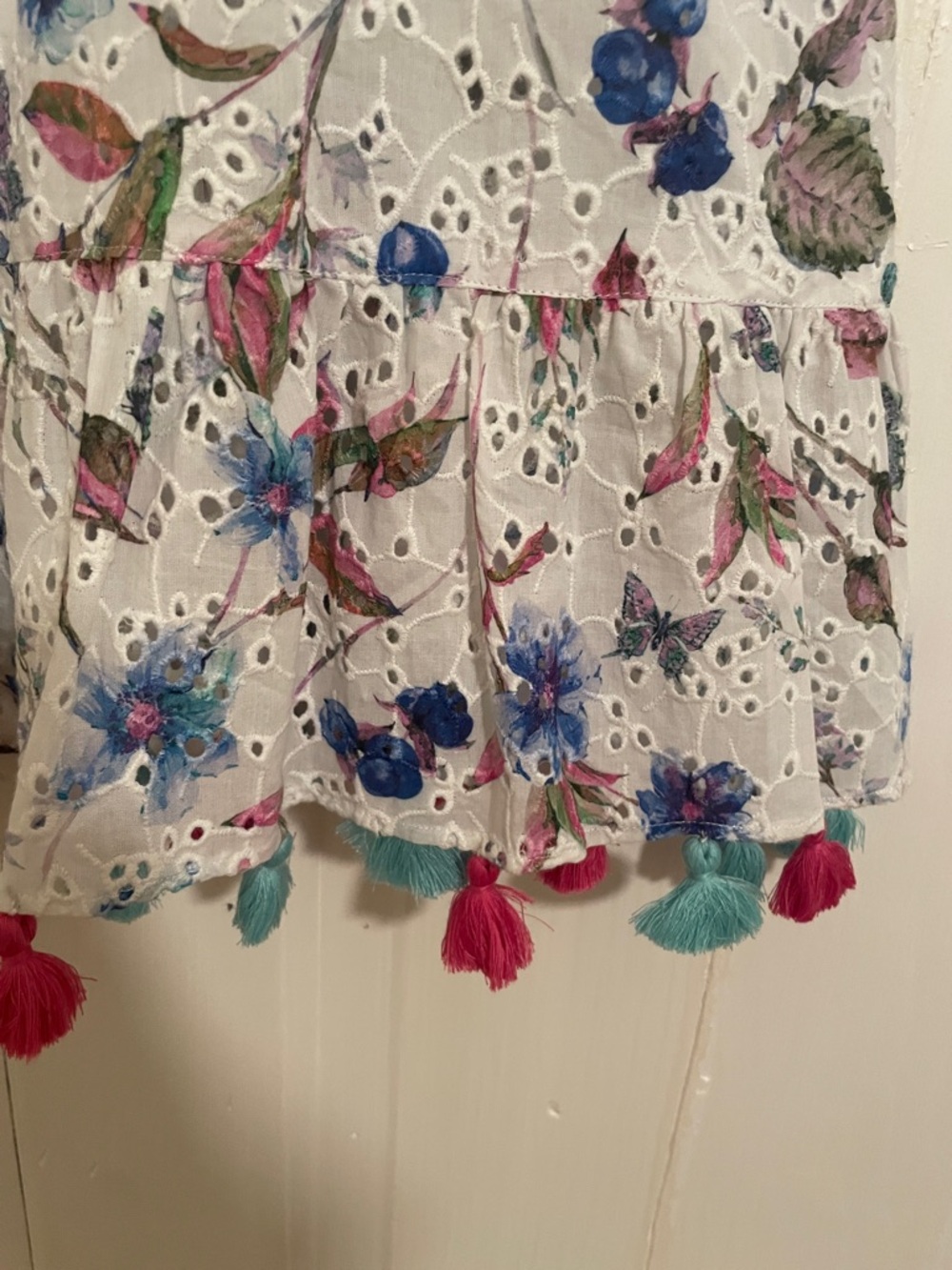 New Taj by Sabrina Blue Floral Eyelet Tassel Top size Small - Picture 4 of 7